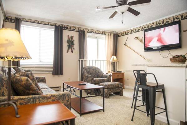 Stroll to Slopes Village Area Ski in-out MtLodge 322