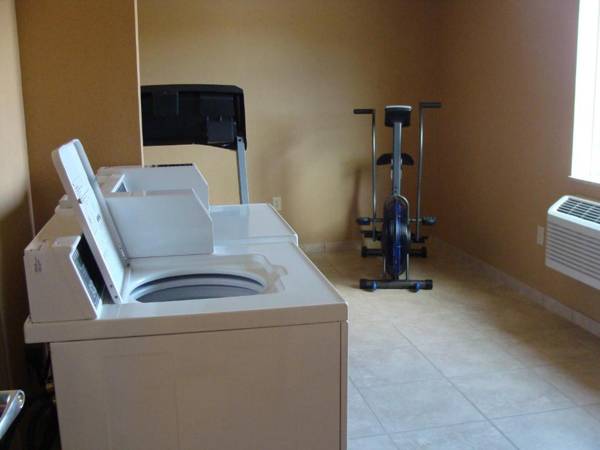 Cobblestone Hotel & Suites - Broken Bow