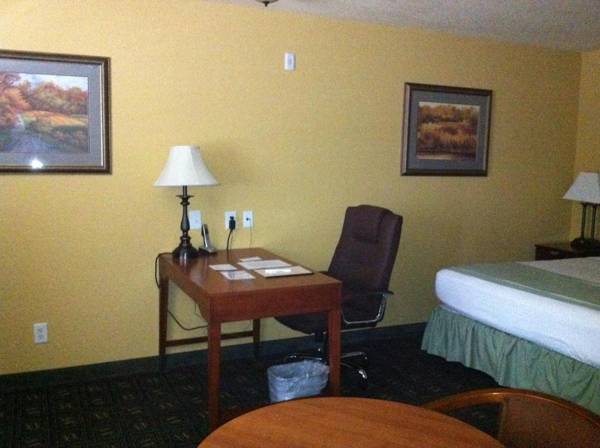 Workspace - Southern Inn and Suites Yorktown