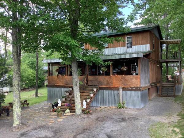 Rustic Family Cabin