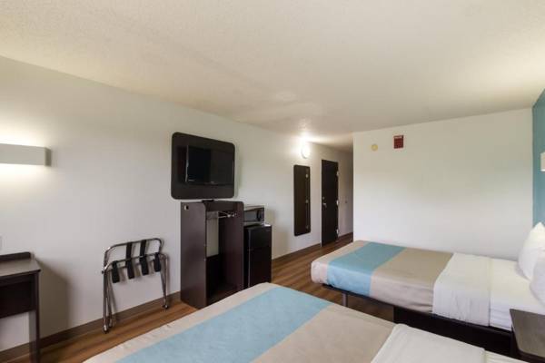 Motel 6-Rothschild WI