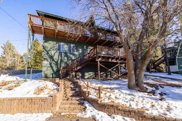 Chipmunk Treehouse #1983