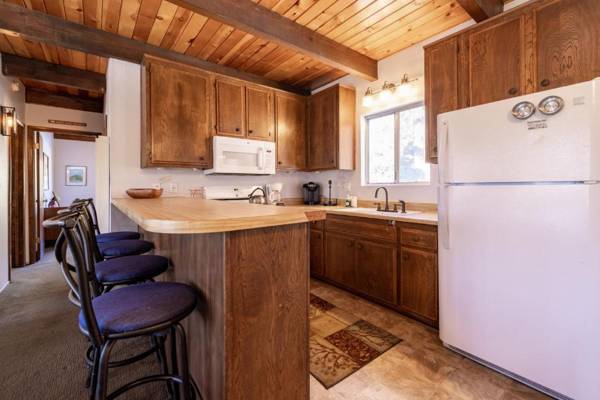 Chipmunk Treehouse #1983