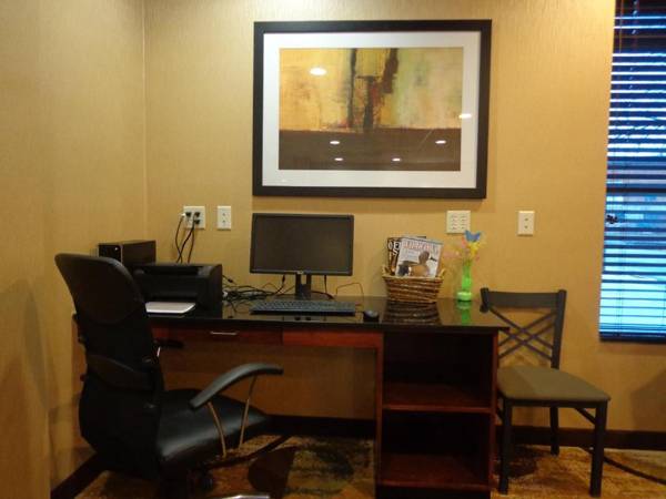 Workspace - Cobblestone Inn & Suites - Marquette