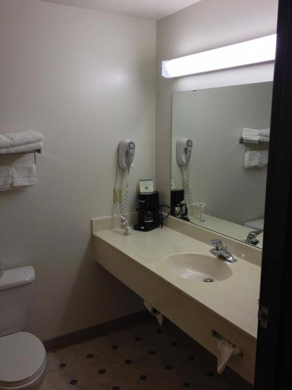 Americas Best Value Inn & Suites-Spring Valley