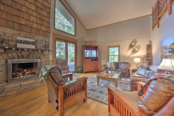 Cabin Retreat with Hot Tub and Amazing Mountain Views!