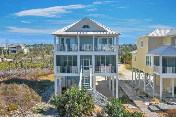 A Tropical Breeze by Pristine Properties