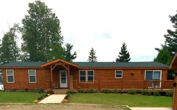 Eagle Point Cottage on Brevort Lake