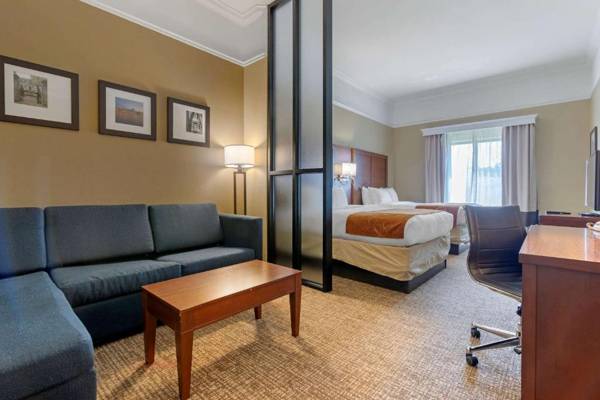 Workspace - Comfort Suites Savannah North