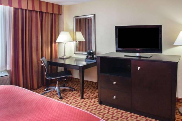 Workspace - Super 8 by Wyndham Chicago Northlake O'Hare South