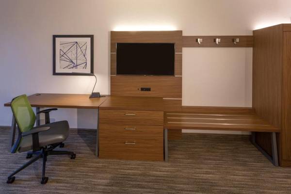 Workspace - Holiday Inn Express & Suites - Seattle South - Tukwila an IHG Hotel