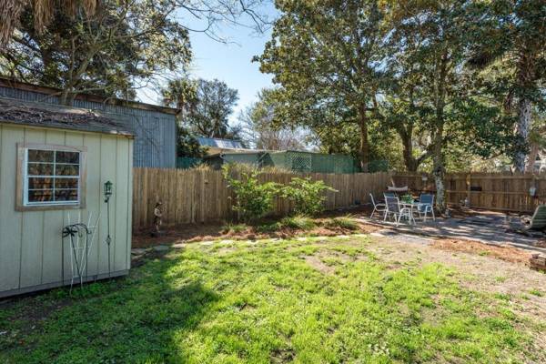 201 E Huron Starrs Folly