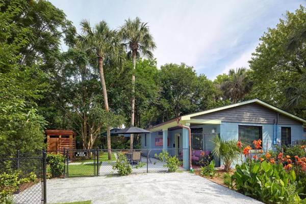 Folly Vacation 202 Beach Bungalow with all-new amenities