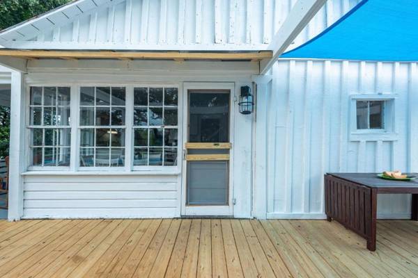 808 E Ashley - The Board and Batten - 3 Bedrooms near Ocean