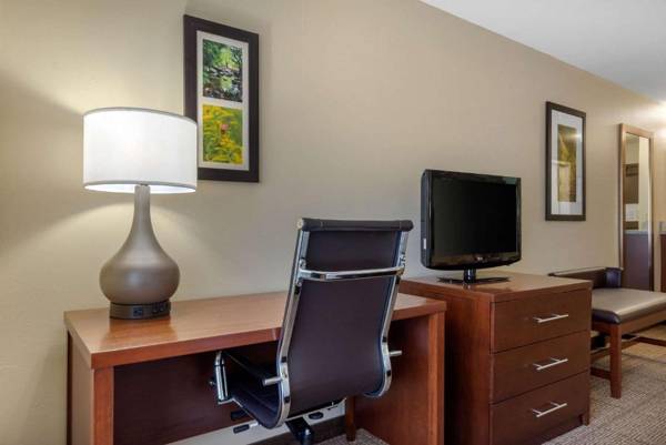 Workspace - Comfort Inn & Suites Northern Kentucky