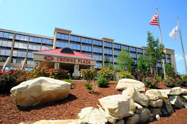 Crowne Plaza Cleveland Airport an IHG Hotel