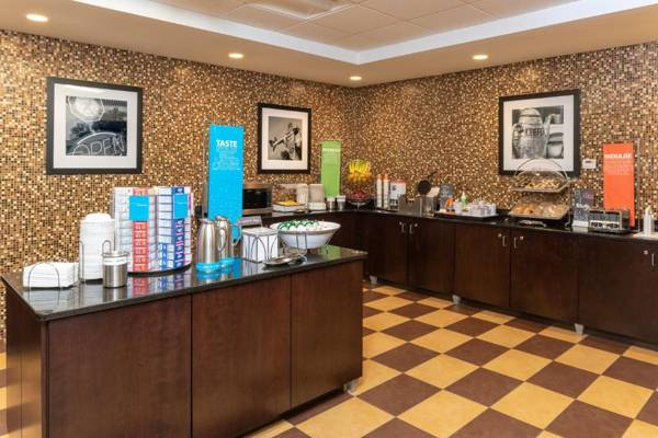 Hampton Inn & Suites Cleveland-Airport/Middleburg Heights