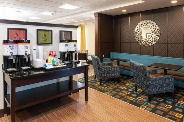 Hampton Inn & Suites Cleveland-Airport/Middleburg Heights