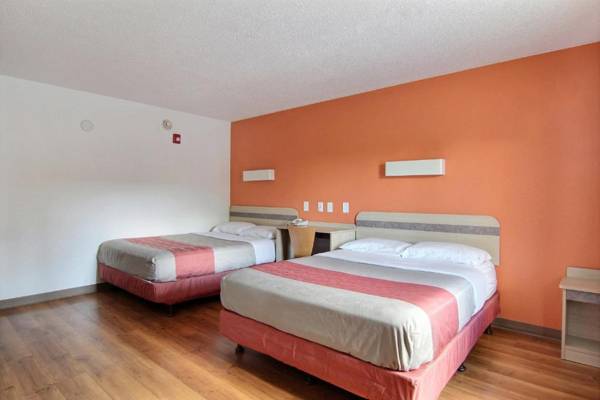 Motel 6-Middleburg Heights OH - Cleveland