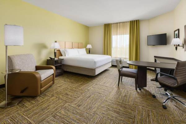 Workspace - Candlewood Suites - Orlando - Lake Buena Vista an IHG Hotel