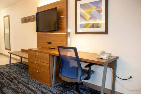 Workspace - Holiday Inn Express & Suites Wausau an IHG Hotel