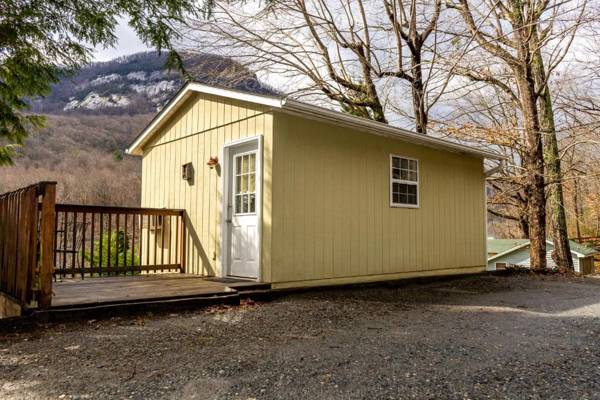 The Chimney Rock Inn & Cottages