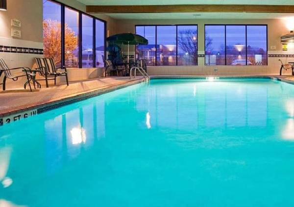 Norwood Inn & Suites Eagan