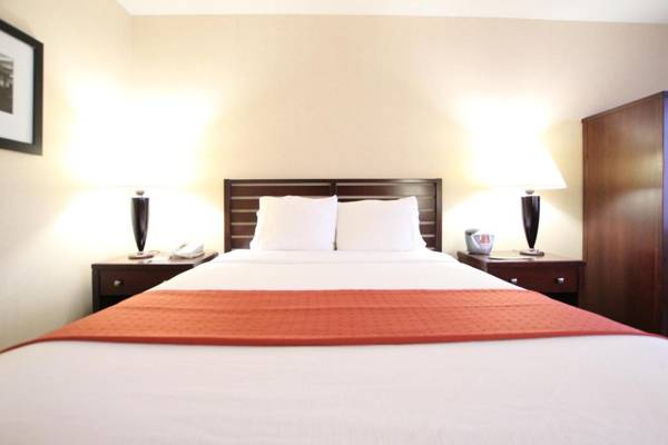 Ramada by Wyndham Minneapolis Airport - Eagan