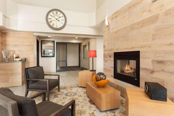 Country Inn & Suites by Radisson Eagan MN