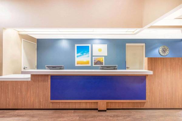 Days Inn by Wyndham Eagan Minnesota Near Mall of America