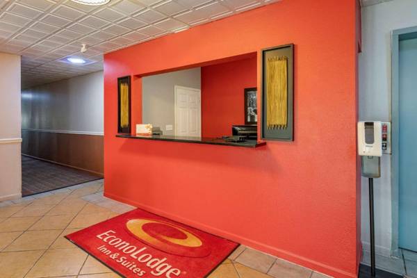 Econo Lodge Inn & Suites Granite City