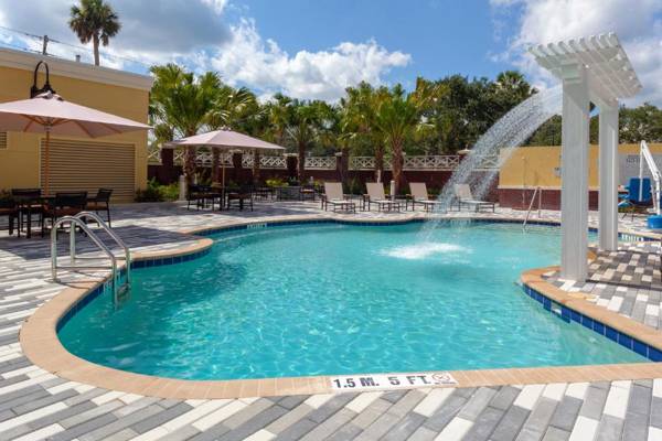 Courtyard by Marriott DeLand Historic Downtown
