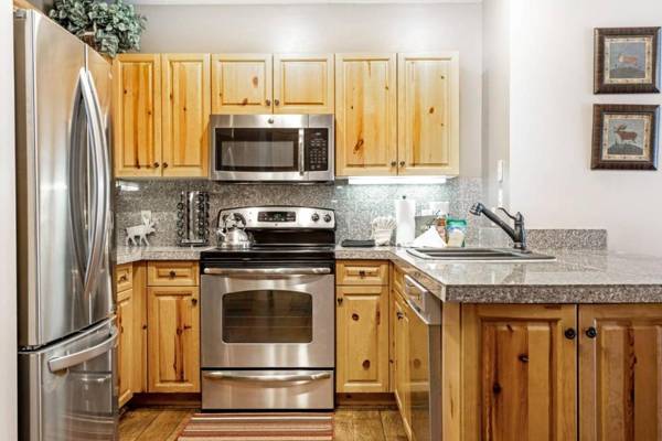 Expedition Station 8591 - River Run Keystone