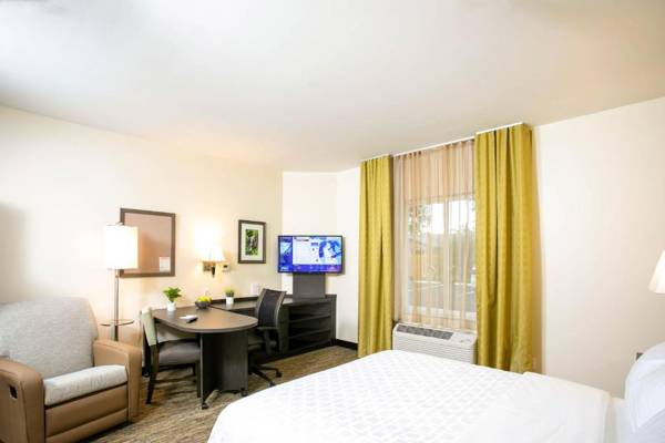 Workspace - Candlewood Suites - Jacksonville - Mayport an IHG Hotel