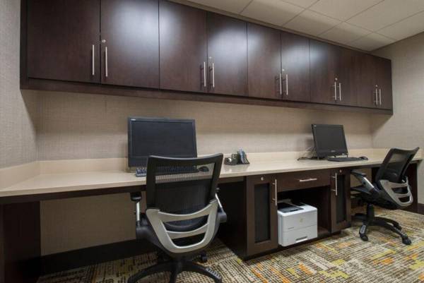 Workspace - Hampton Inn Waynesboro