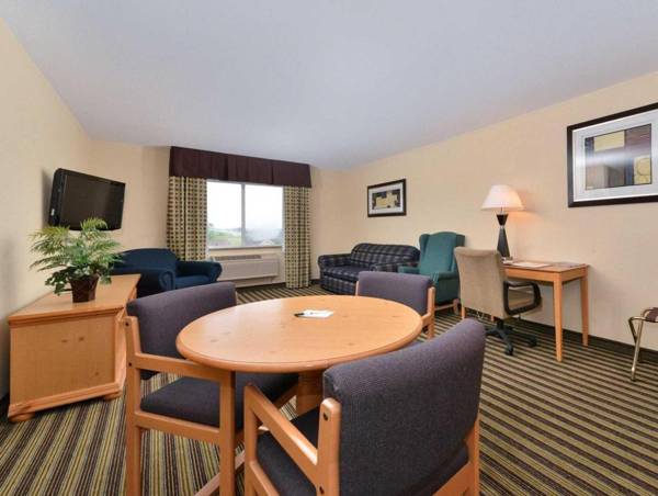 Workspace - American Inn & Suites Peosta