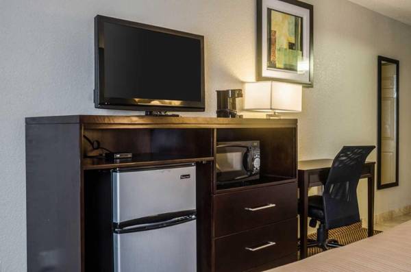 Workspace - Quality Inn & Suites Winfield