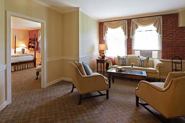 Cape Arundel Inn and Resort