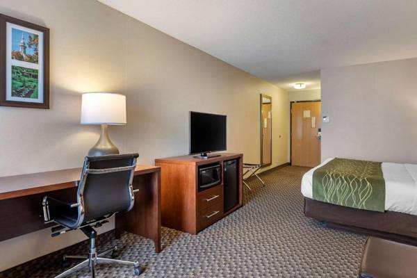 Workspace - Comfort Inn Charlotte