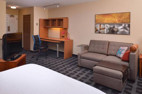 Workspace - Candlewood Suites St Louis St Charles an IHG Hotel
