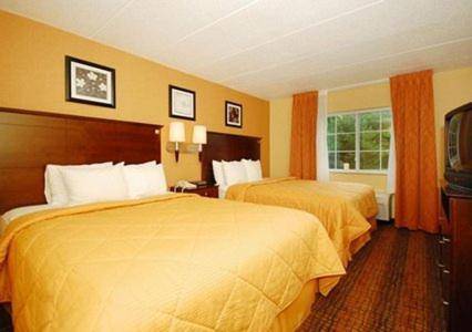 Quality Suites Tinton Falls