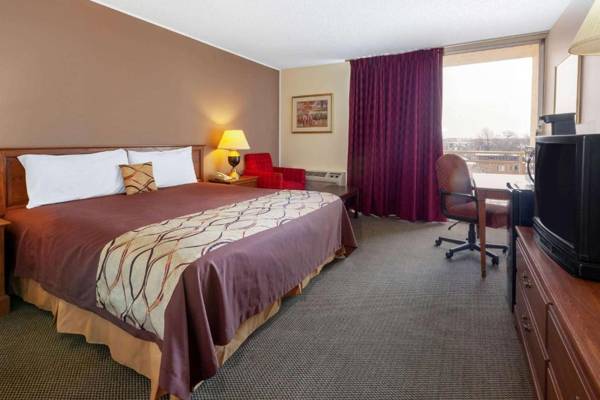 Workspace - Travelodge by Wyndham Cleveland Airport