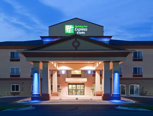 Holiday Inn Express Hotel & Suites Antigo an IHG Hotel