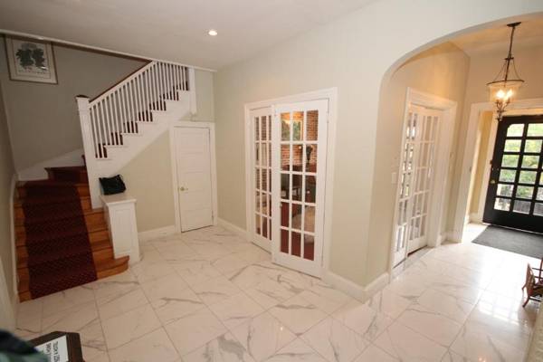 Gorgeous Refurbished 2Bdrm Home