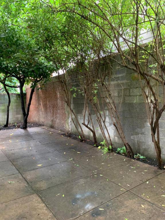 Renovated English Basement 2bdrm Home near METRO