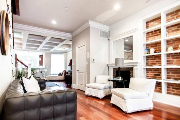 Classy Victorian Brownstone Subway Shopping