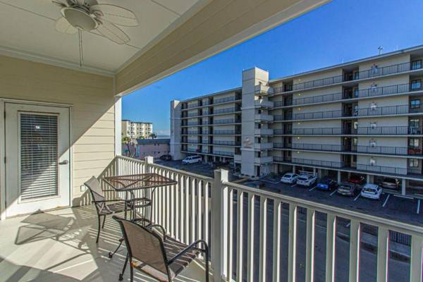 Ocean Breeze Luxury Villas 2C Across The Street From The Ocean! Sleeps 20 guests