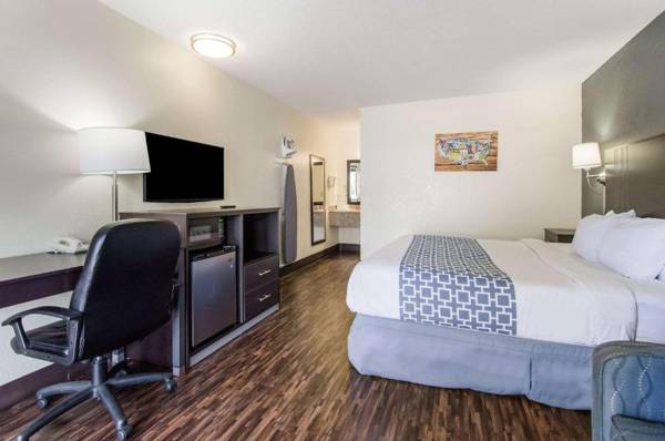 Workspace - Econo Lodge Near Motor Speedway