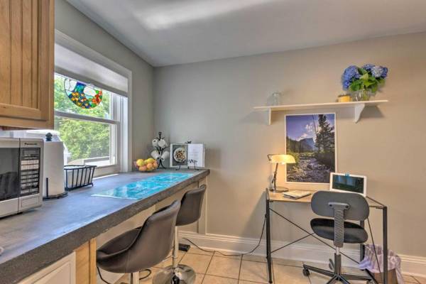 Workspace - Private Solar Hill Apartment in Downtown Bristol!