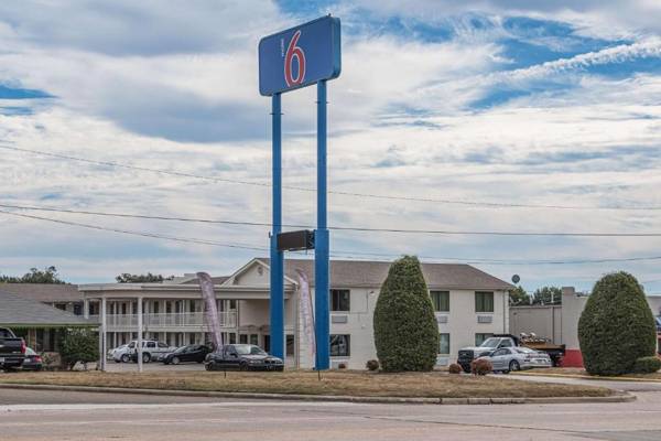 Motel 6-Texarkana AR